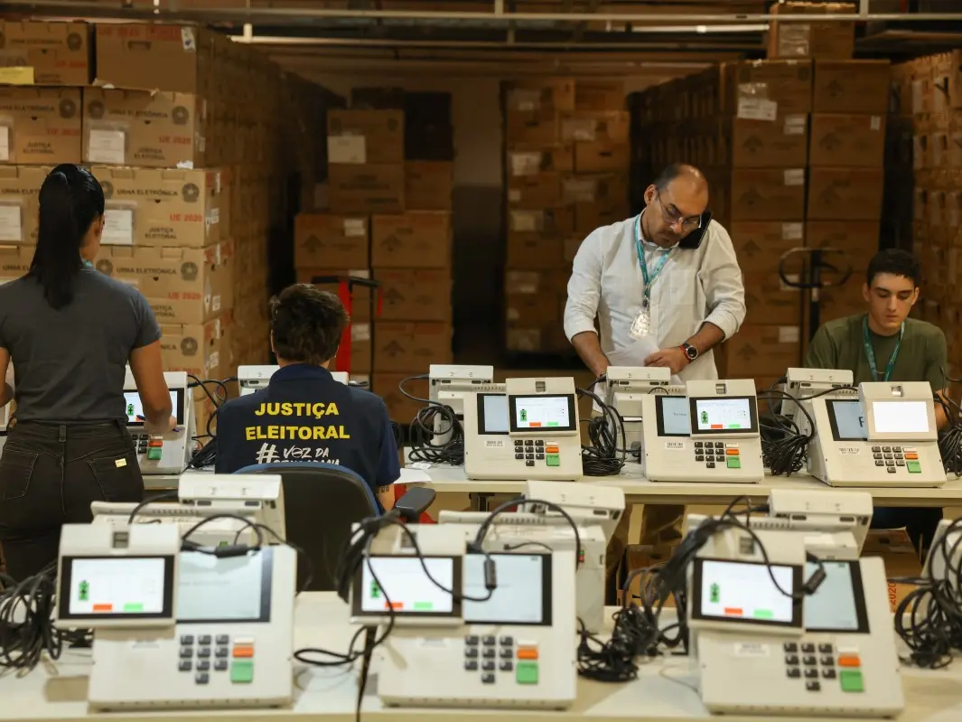 Brazil denies visas to US officials amid fears of meddling in upcoming presidential election
