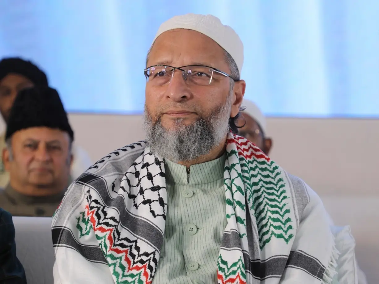 ‘Don't cry after elections': Owaisi extends alliance offer to Akhilesh for UP polls ‘Don't cry after elections': Owaisi extends alliance offer to Akhilesh for UP polls