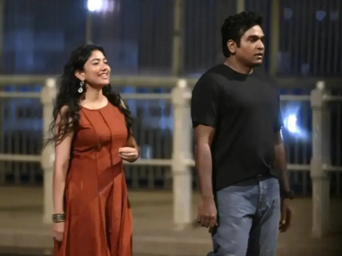 Vijay Sethupathi, Sai Pallavi's leaked BTS pictures hint at a timeless Mani Ratnam love story Vijay Sethupathi, Sai Pallavi's leaked BTS pictures hint at a timeless Mani Ratnam love story