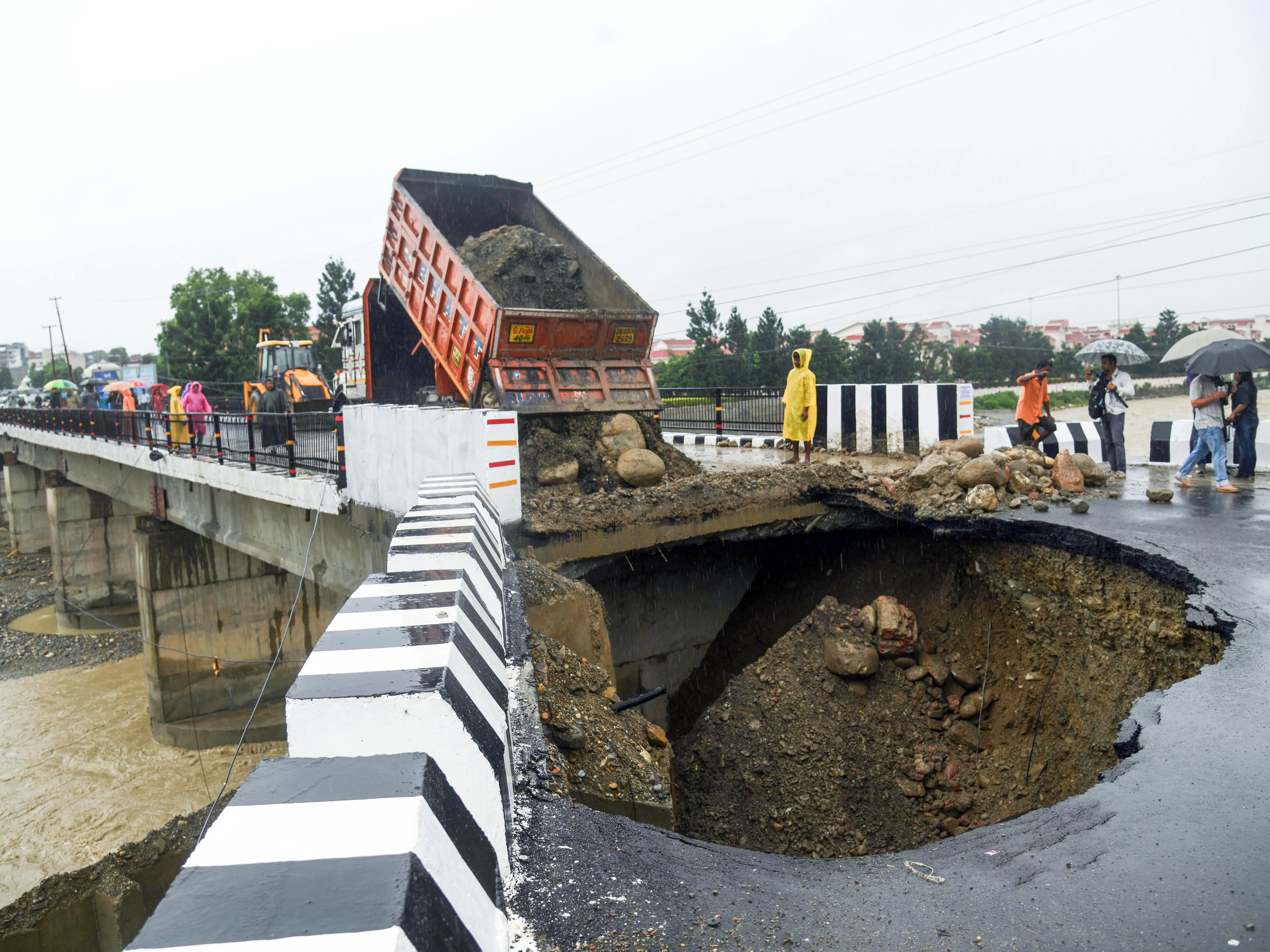 ₹16 crore Dehradun bridge approach road collapses just 17 days after inauguration, repaired within 12 hours