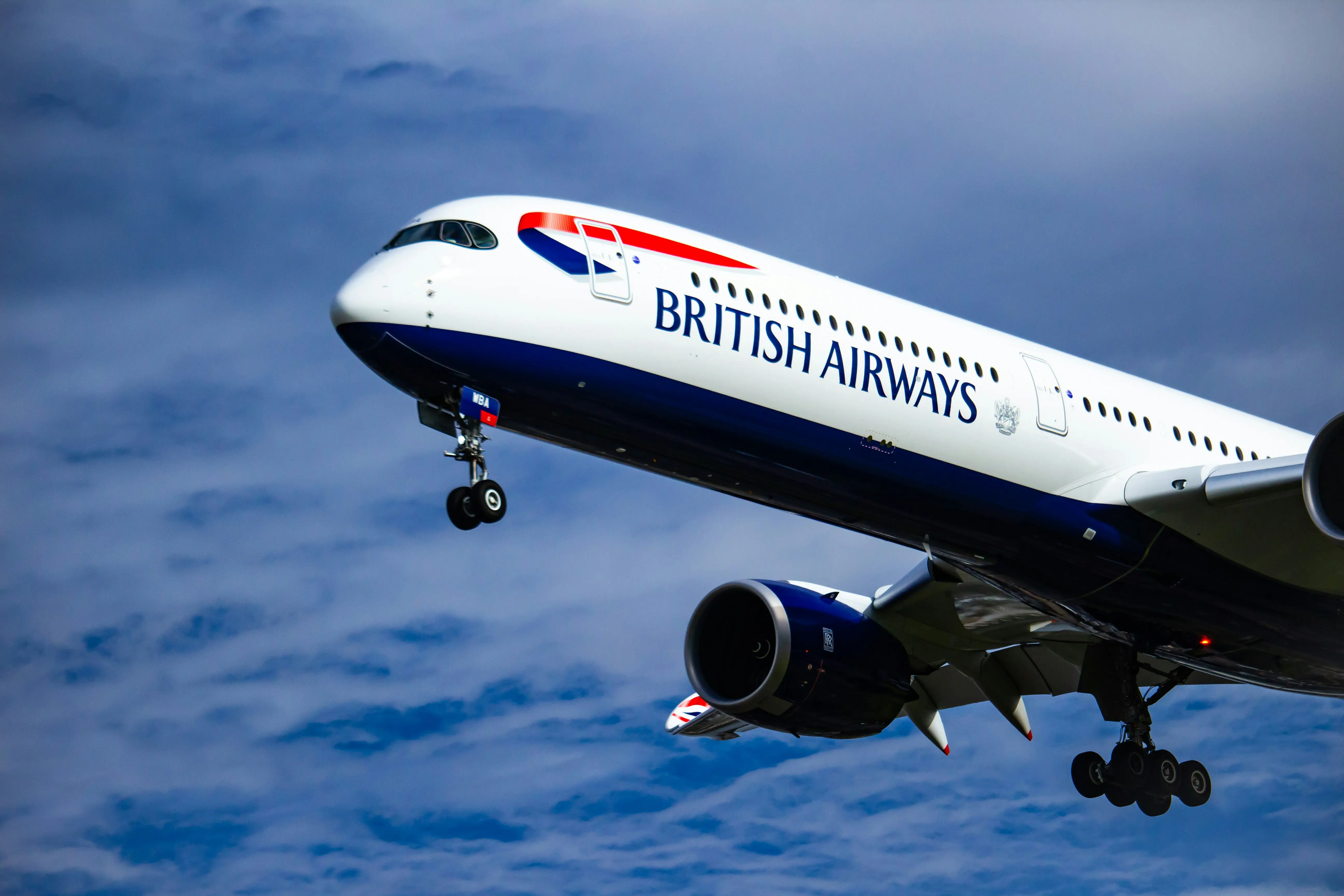 British Airways flight comes close to 'nosediving' over London
