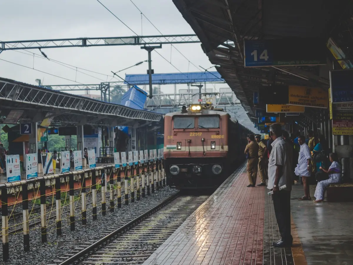 Delhi Consumer Court fines Indian Railways Rs 25,000 for making RAC passengers share one blanket