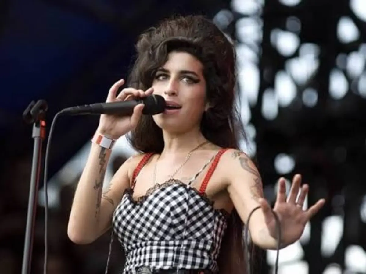 Amy Winehouse's father Mitch ordered to pay $2.7 million in failed memorabilia lawsuit Amy Winehouse's father Mitch ordered to pay $2.7 million in failed memorabilia lawsuit
