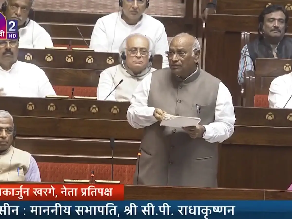 Kharge slams Shah over absence, CJP crackdown