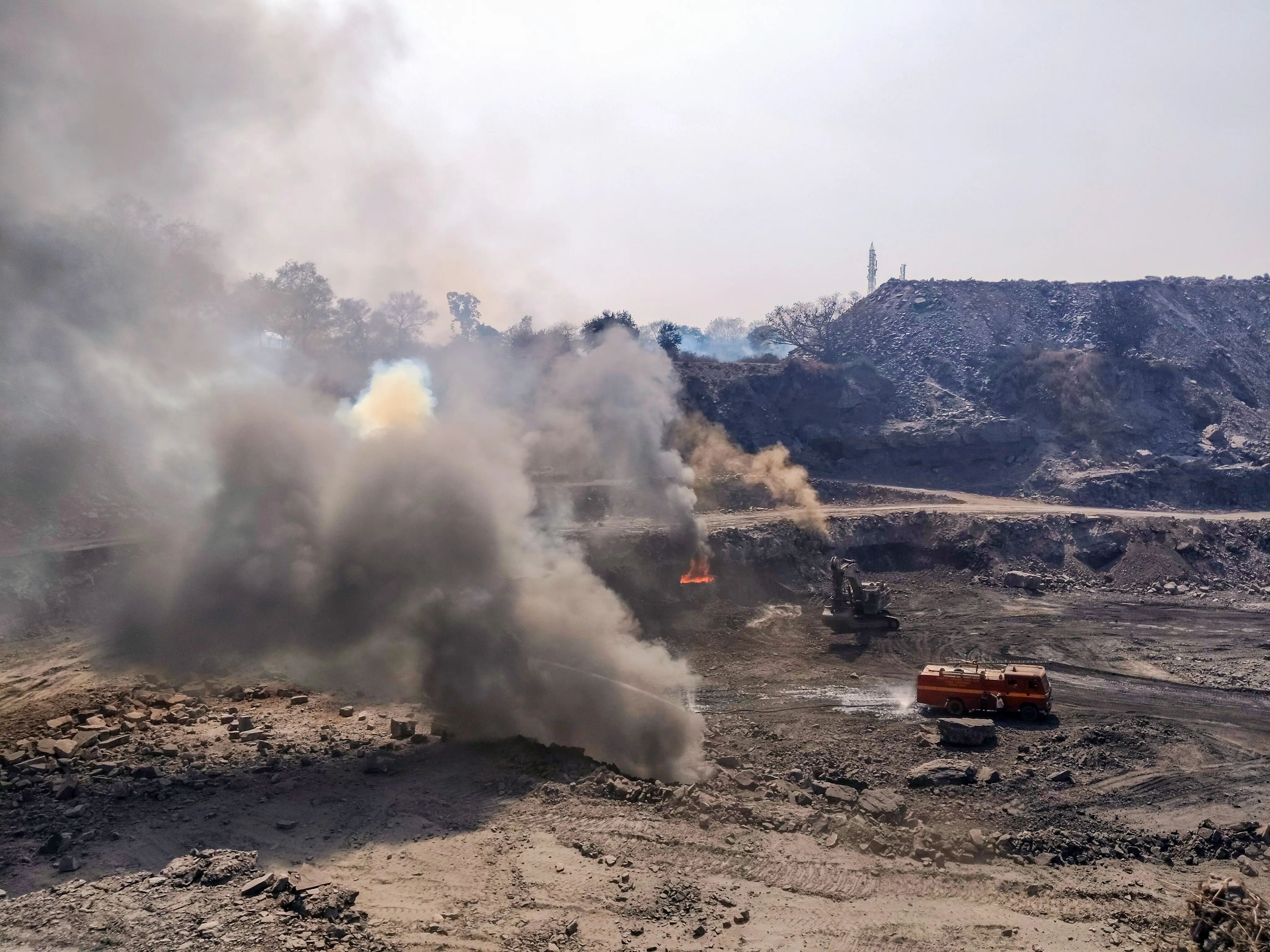 ED raids uncover ₹600 crore assets in Jharkhand illegal coal mining crackdown