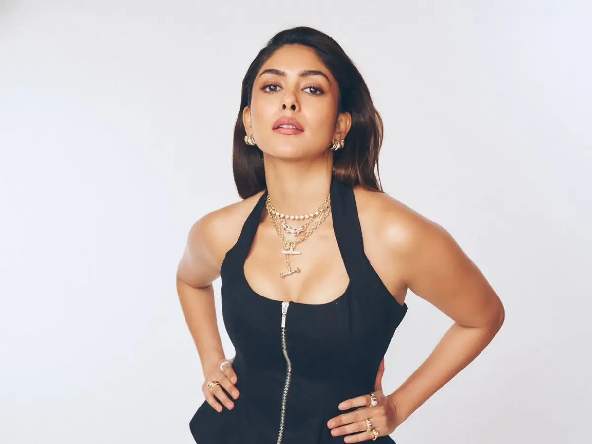 Mrunal Thakur's birthday special: 6 best films of the actress on OTT- From Love Sonia to Sita Ramam