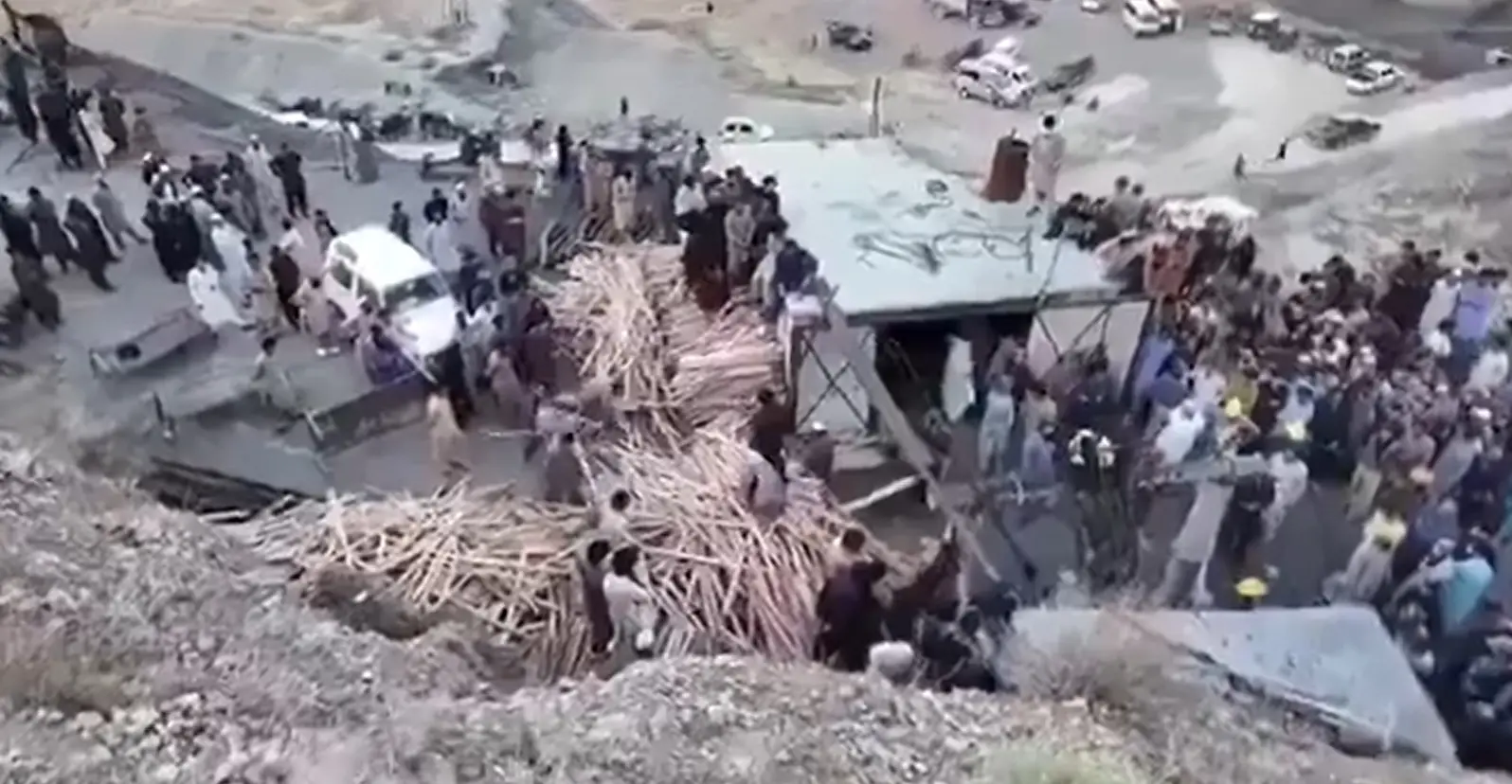34 workers killed in methane blast at coal mine in Pakistan's Balochistan | Video