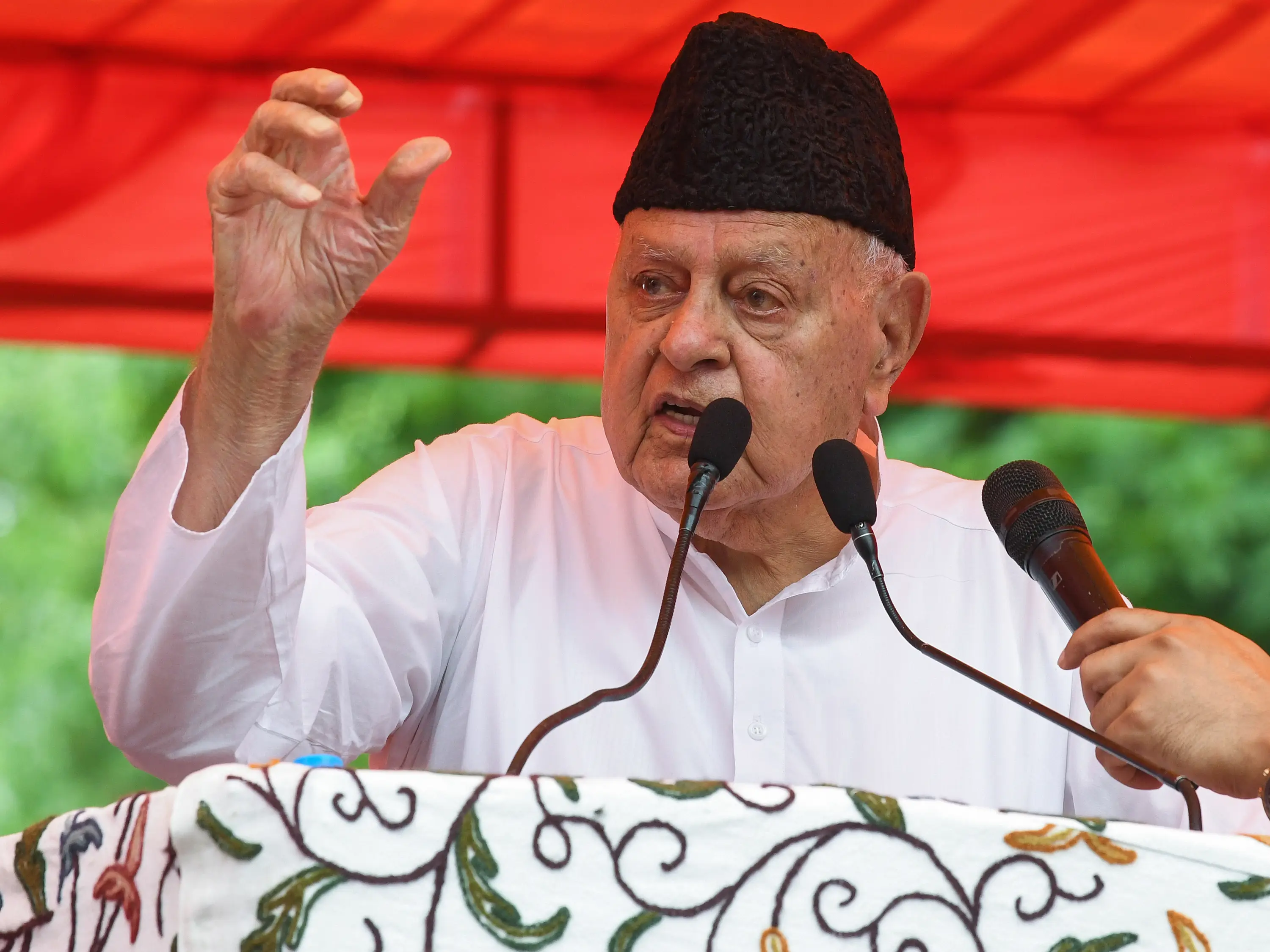 'Whenever we ask for statehood': Farooq Abdullah questions timing of Kulgam migrant killings, BJP hits back 'Whenever we ask for statehood': Farooq Abdullah questions timing of Kulgam migrant killings, BJP hits back