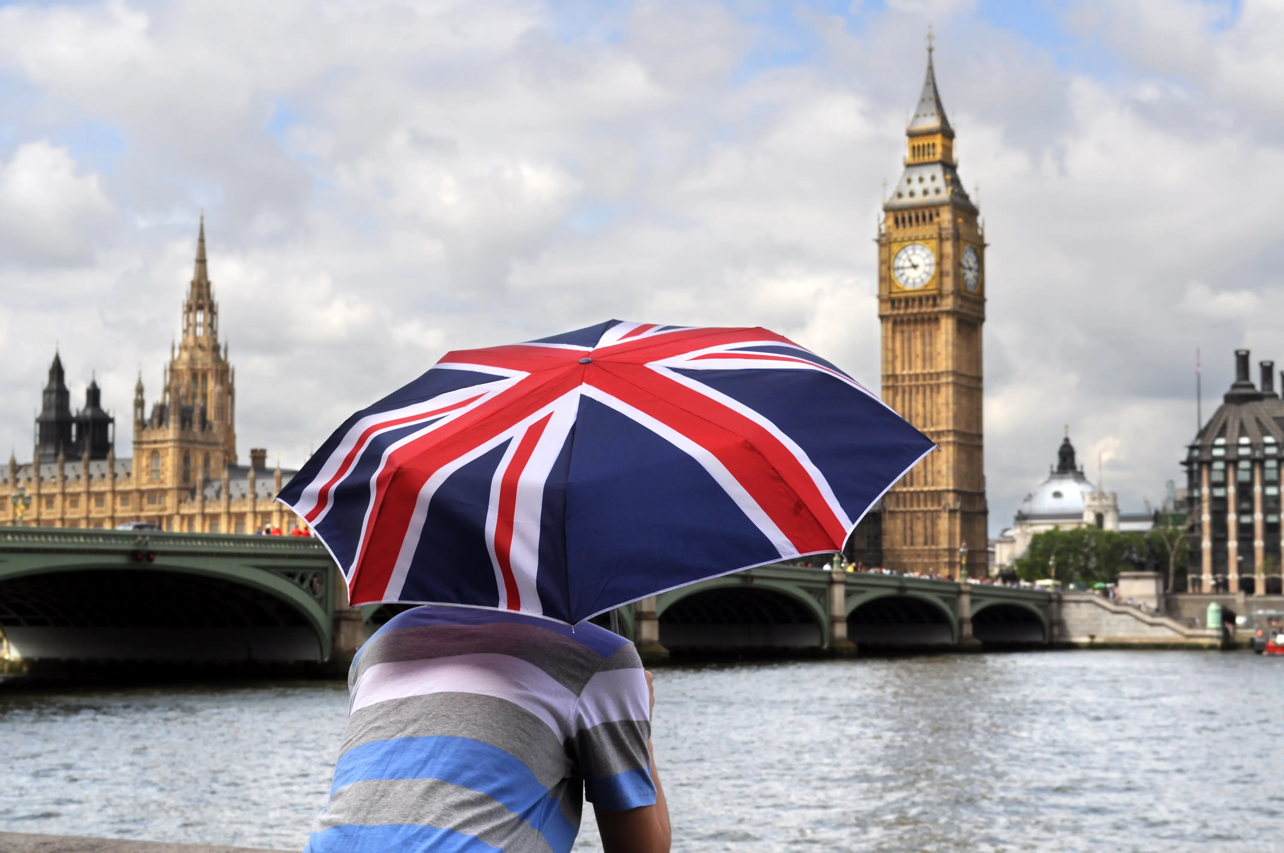 Britain's economy on thin ice if Hormuz stays shut, EY issues stark warning. Details inside