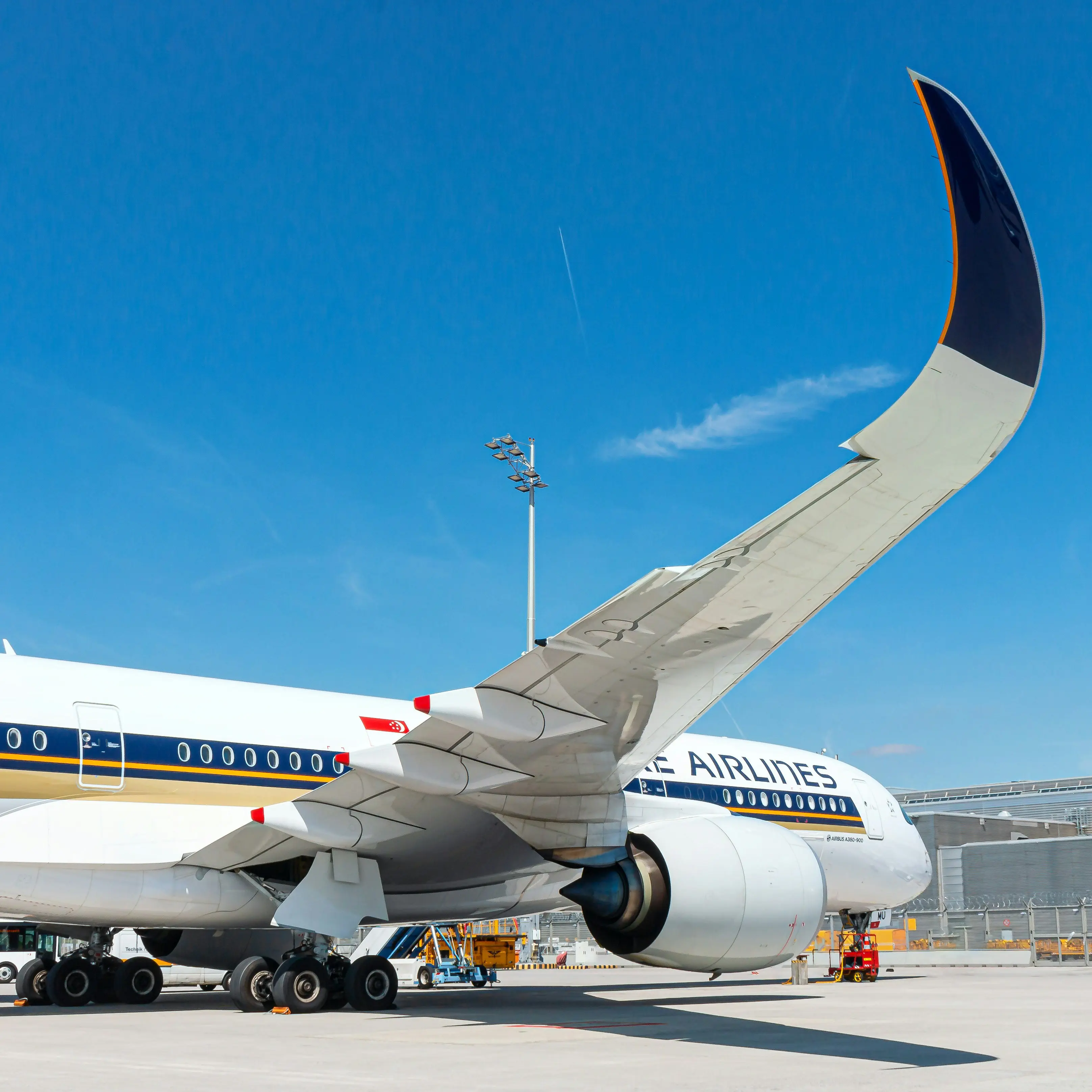 Singapore Airlines: Singapore to Newark, New Jersey: 18 hours and 30 minutes