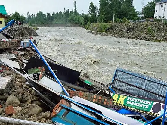 Eight cloudbursts trigger flash floods across J&K and Ladakh in 24 hours Eight cloudbursts trigger flash floods across J&K and Ladakh in 24 hours