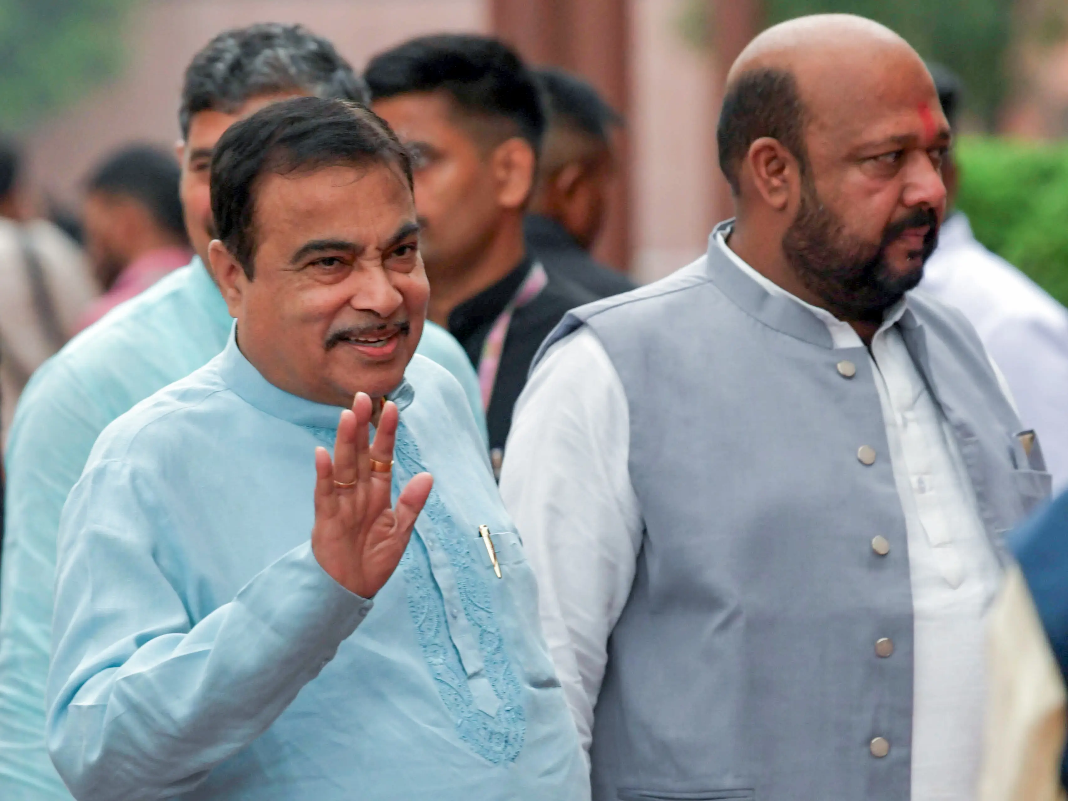 Bombay HC orders takedown of allegedly defamatory posts on Nitin Gadkari Bombay HC orders takedown of allegedly defamatory posts on Nitin Gadkari