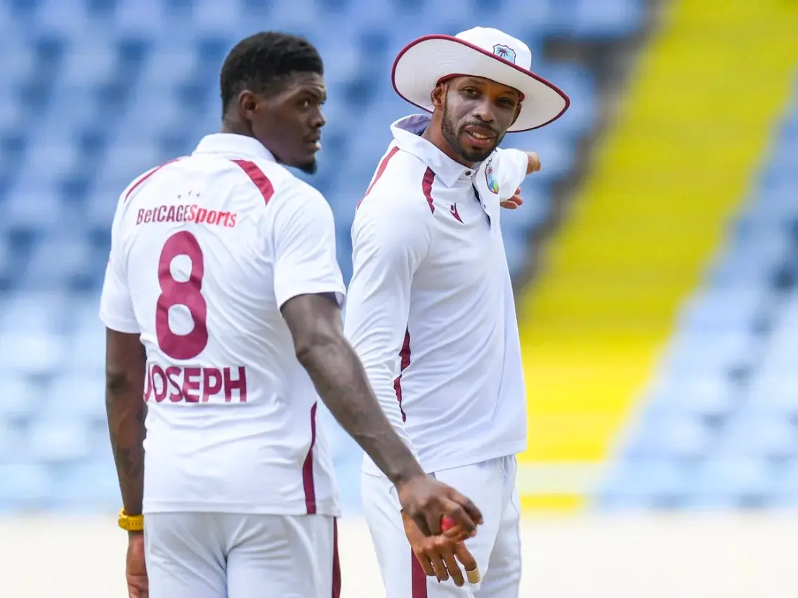Viv Richards calls for truce between WI coach Sammy and pacer Alzaari Joseph Viv Richards calls for truce between WI coach Sammy and pacer Alzaari Joseph