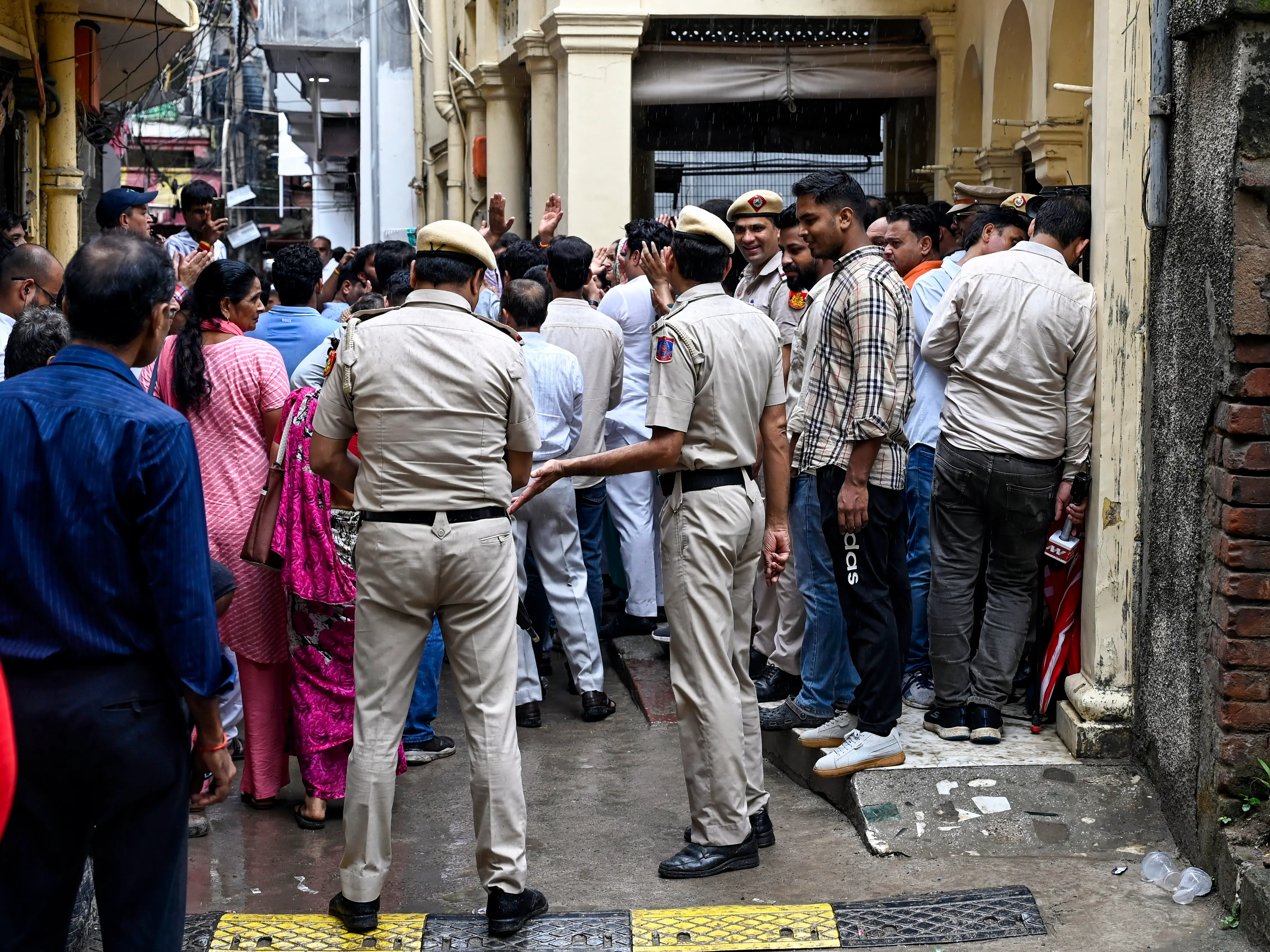 ED raids five locations in Bihar's Munger over 'digital job' investment fraud ED raids five locations in Bihar's Munger over 'digital job' investment fraud