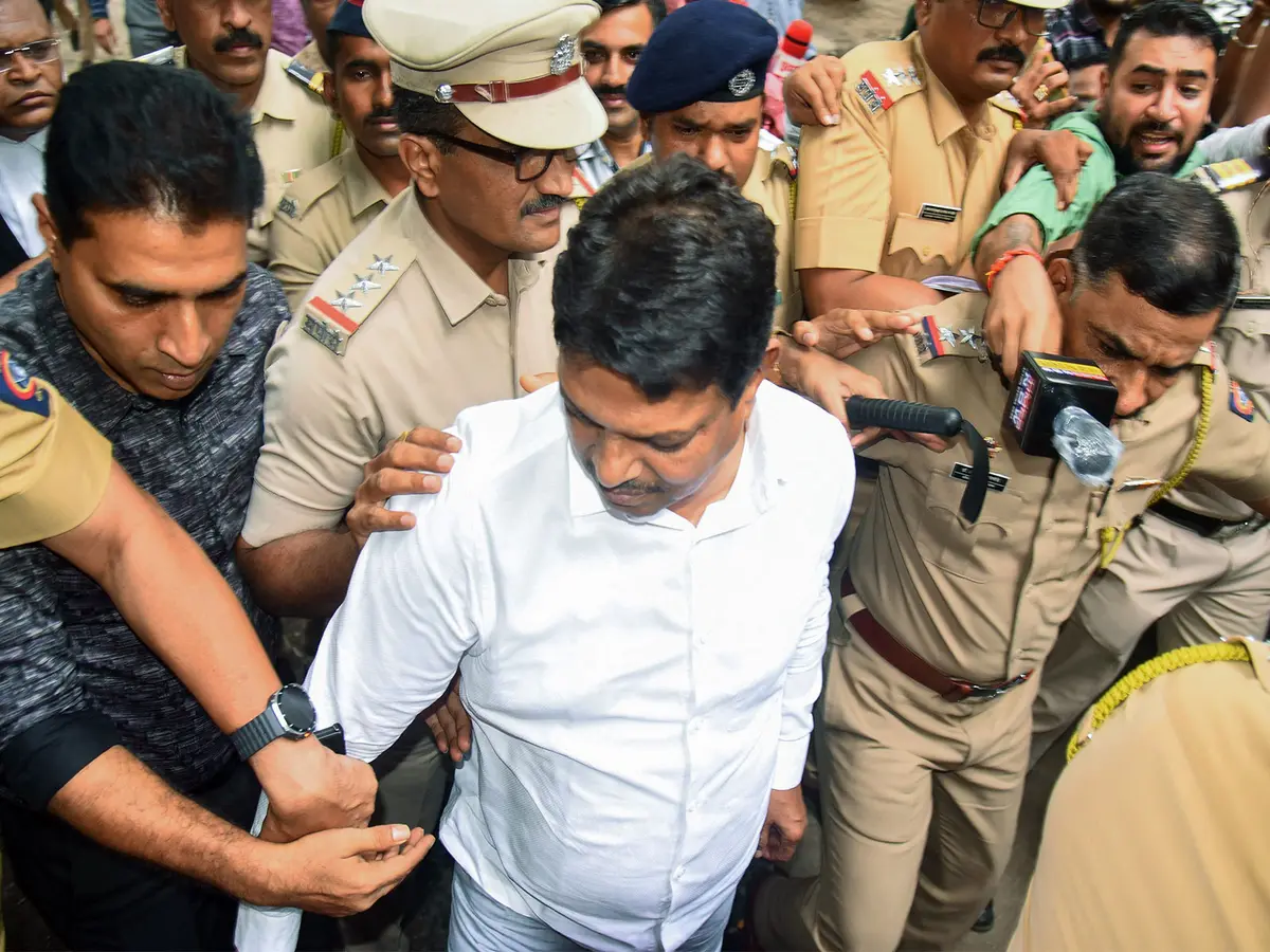 Bombay HC grants bail to Ramesh Mhatre in Dombivli doctors’ assault case