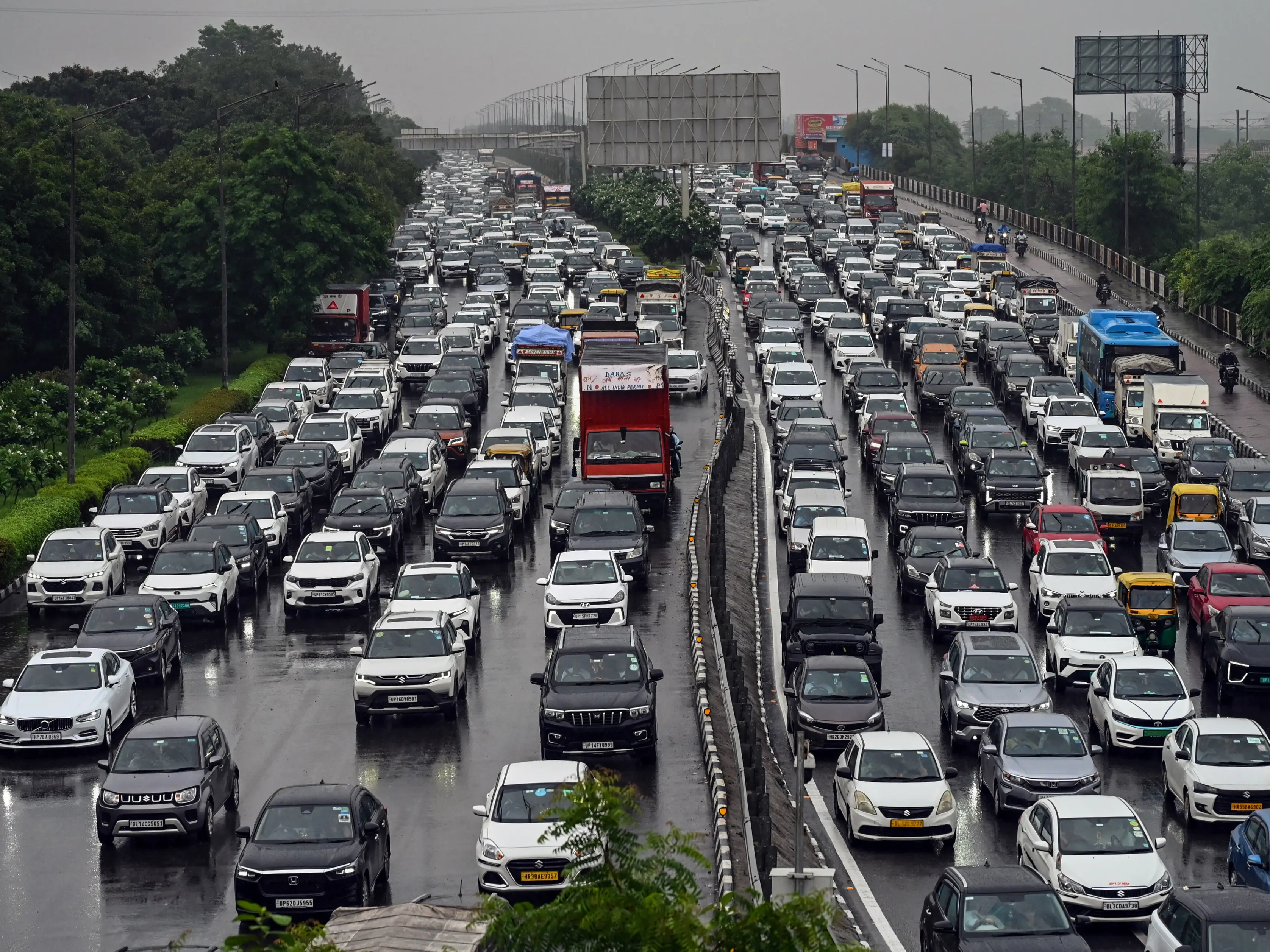 New speed limits, automatic challans: Big traffic change coming to Delhi-Meerut Expressway. All you need to know