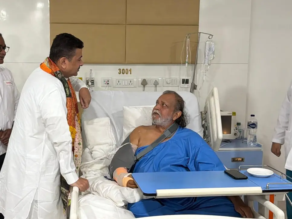 Mithun Chakraborty undergoes surgery in Kolkata hospital; Chief Minister Suvendu Adhikari visits Mithun Chakraborty undergoes surgery in Kolkata hospital; Chief Minister Suvendu Adhikari visits