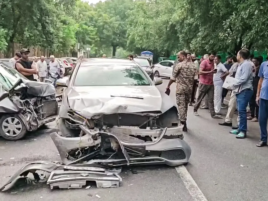 Delhi road accident: 70-year-old woman dies after Mercedes collides with WagonR Delhi road accident: 70-year-old woman dies after Mercedes collides with WagonR