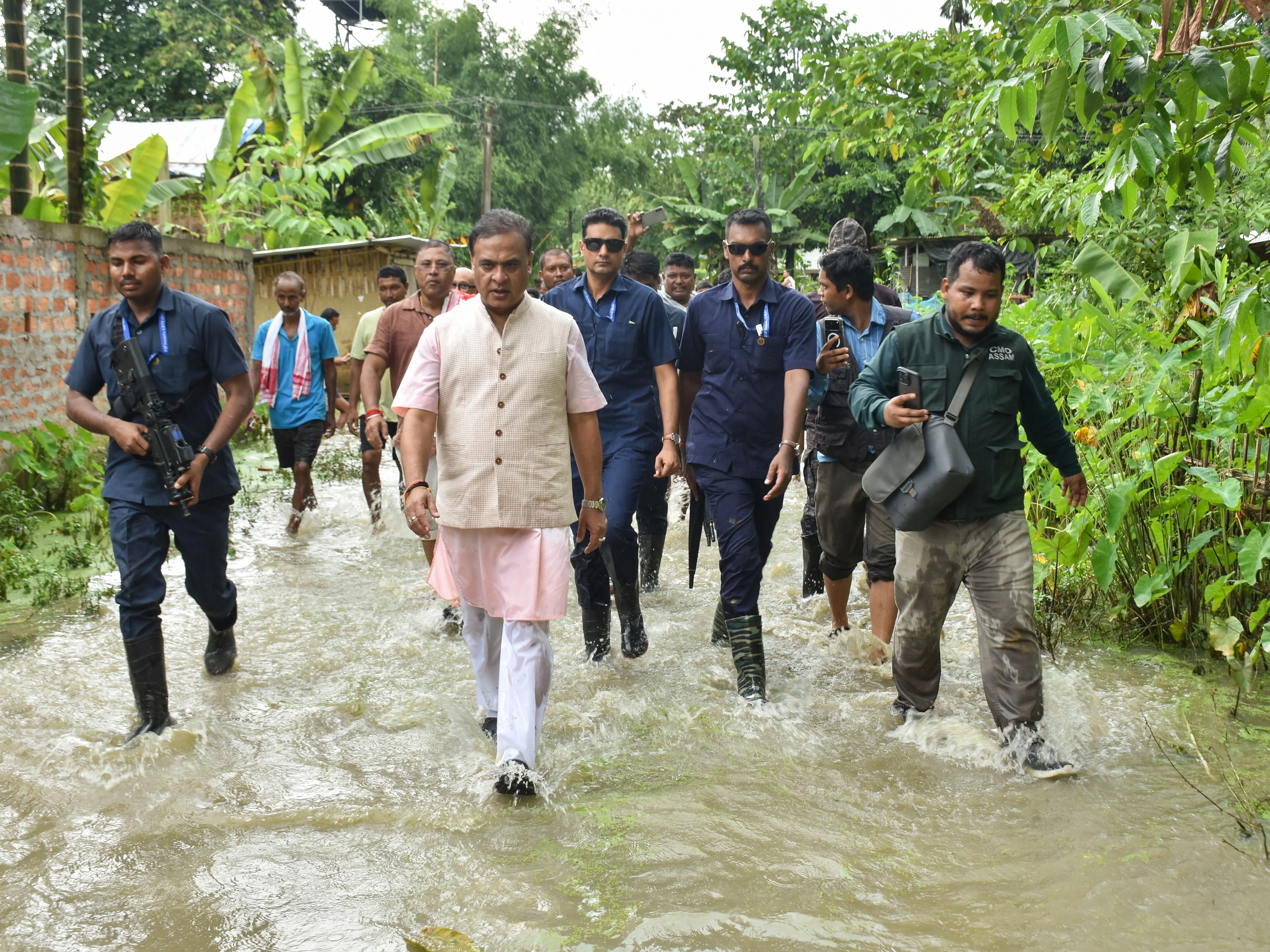 Assam to push centre to reduce Kaziranga's Eco-Sensitive Zone from 10 km to 1 km: Himanta Sarma Assam to push centre to reduce Kaziranga's Eco-Sensitive Zone from 10 km to 1 km: Himanta Sarma