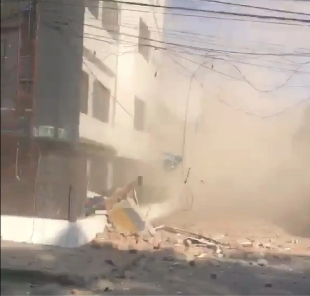Powerful quake of 7.4 magnitude strikes Colombia; tremors felt in Bogota, other regions
