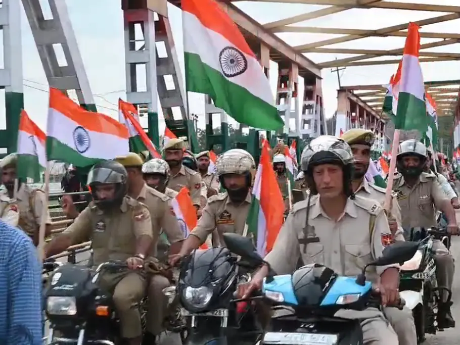 Tiranga rallies paint Kashmir in national colours Tiranga rallies paint Kashmir in national colours
