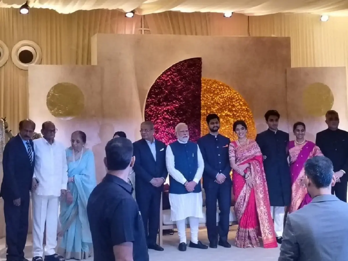 PM Modi, Amit Shah, and Gandhis: Top leaders attend wedding reception of Supriya Sule’s daughter PM Modi, Amit Shah, and Gandhis: Top leaders attend wedding reception of Supriya Sule’s daughter