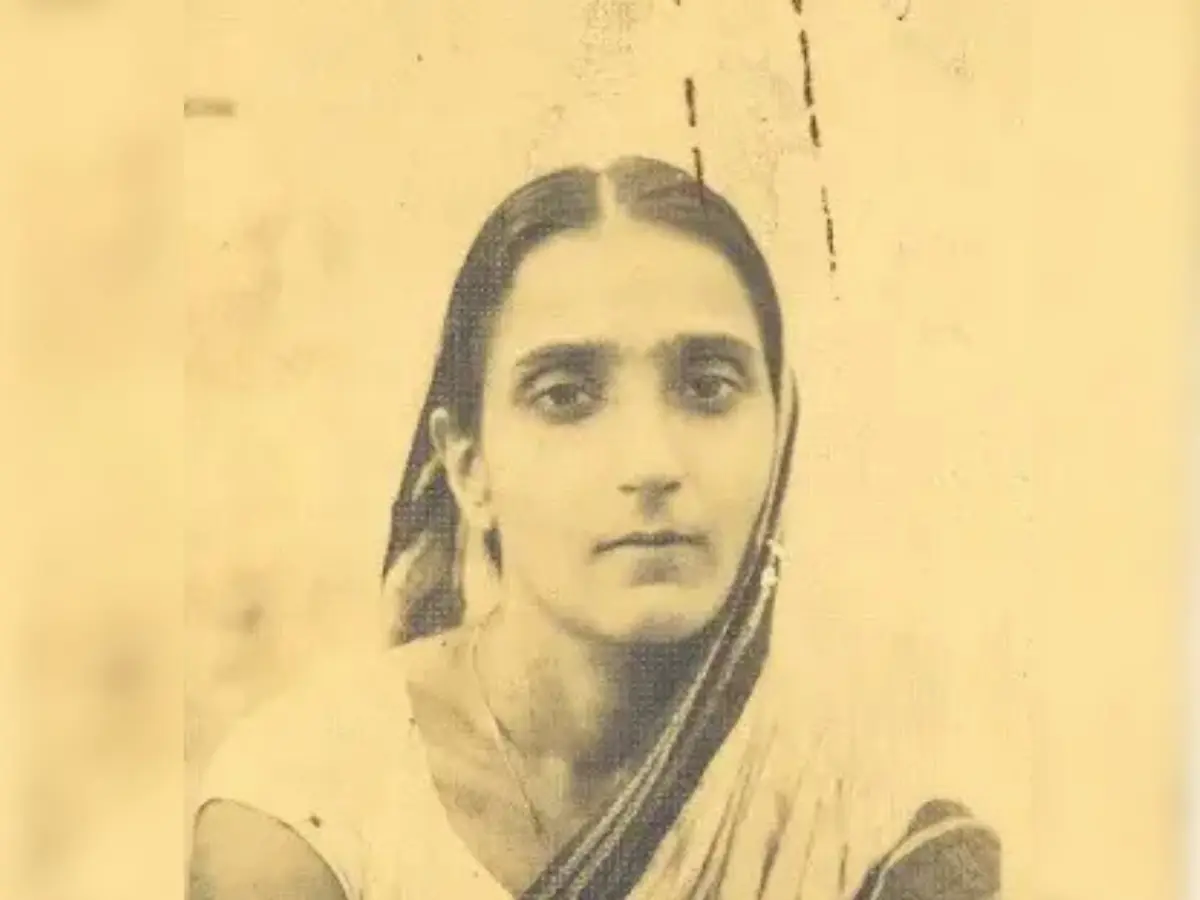 2. Durga Bhabhi: The 'wife' who smuggled Bhagat Singh past the police