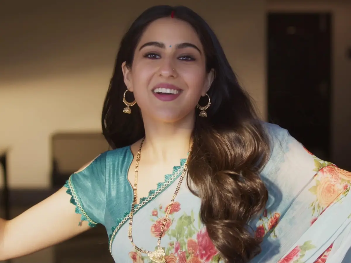 Zara Hatke Zara Bachke