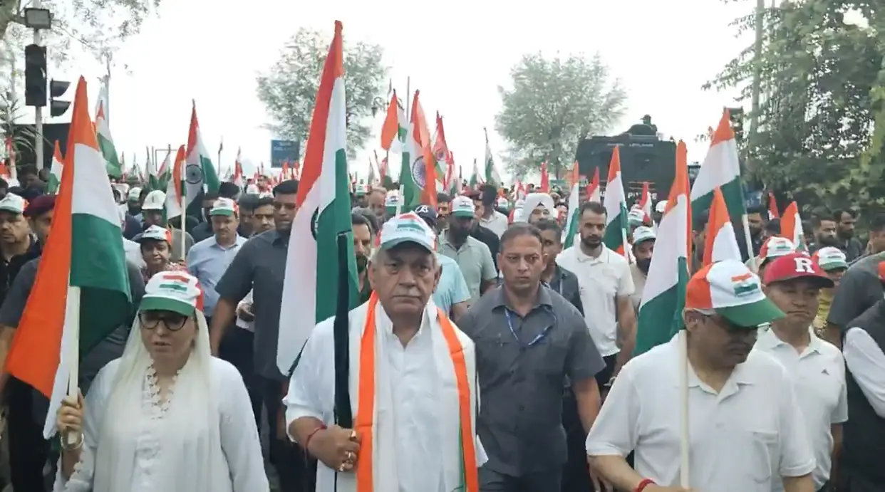 Tricolour soars over Srinagar as LG Manoj Sinha leads Tiranga Yatra