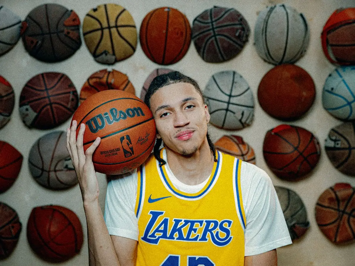 NBA: Los Angeles Lakers sold to former Disney CEO Bob Iger, Josh Kushner for record $12.5 billion NBA: Los Angeles Lakers sold to former Disney CEO Bob Iger, Josh Kushner for record $12.5 billion