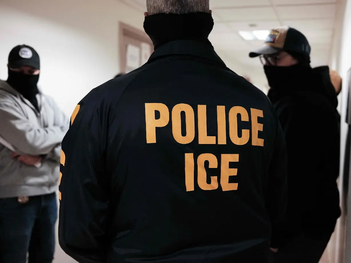 Trump to equip ICE agents with gloves that can give electric shock to 'illegal' immigrants | Gravitas Trump to equip ICE agents with gloves that can give electric shock to 'illegal' immigrants | Gravitas