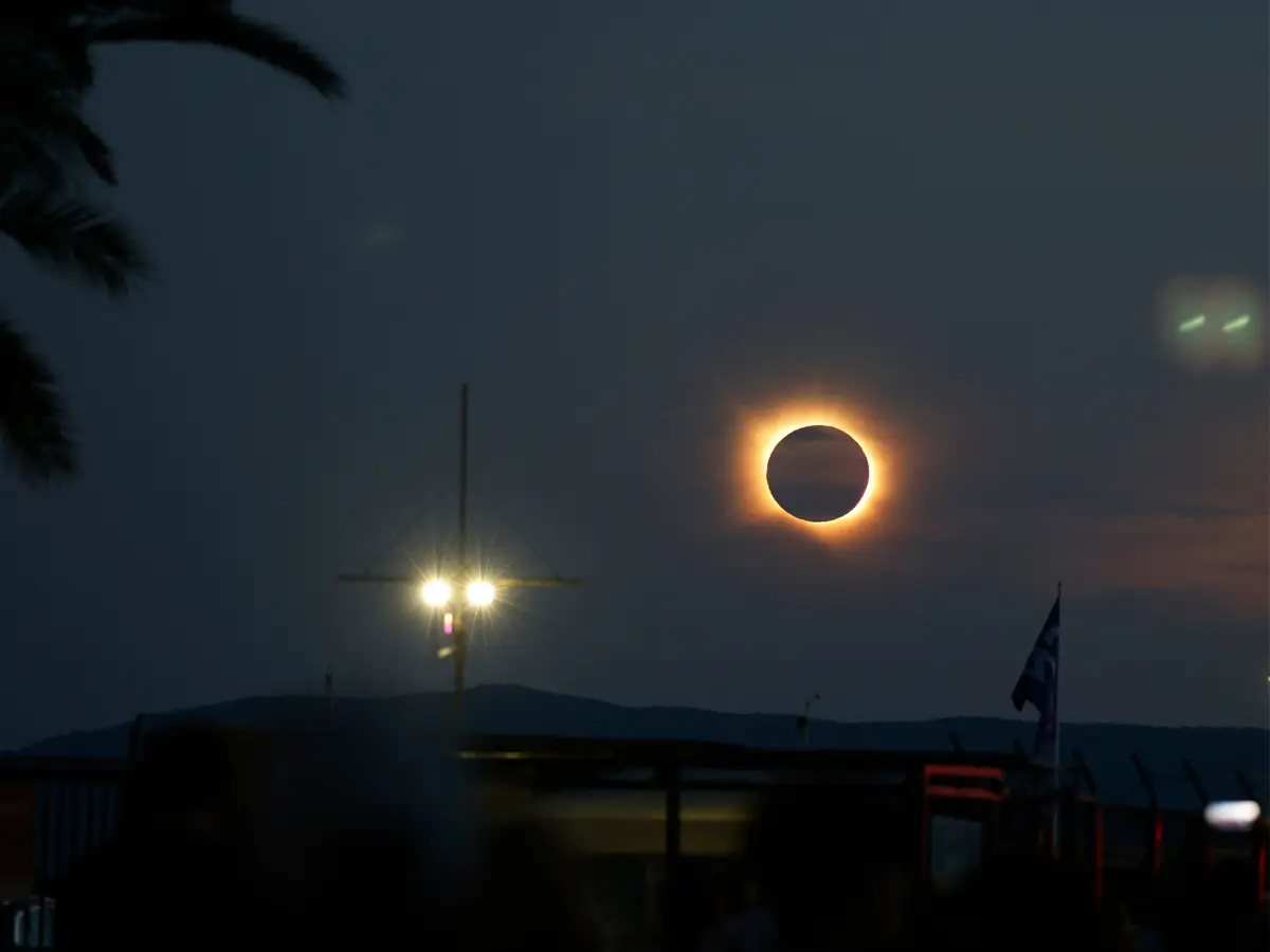 Enchanting videos of total solar eclipse from Spain and Iceland Enchanting videos of total solar eclipse from Spain and Iceland