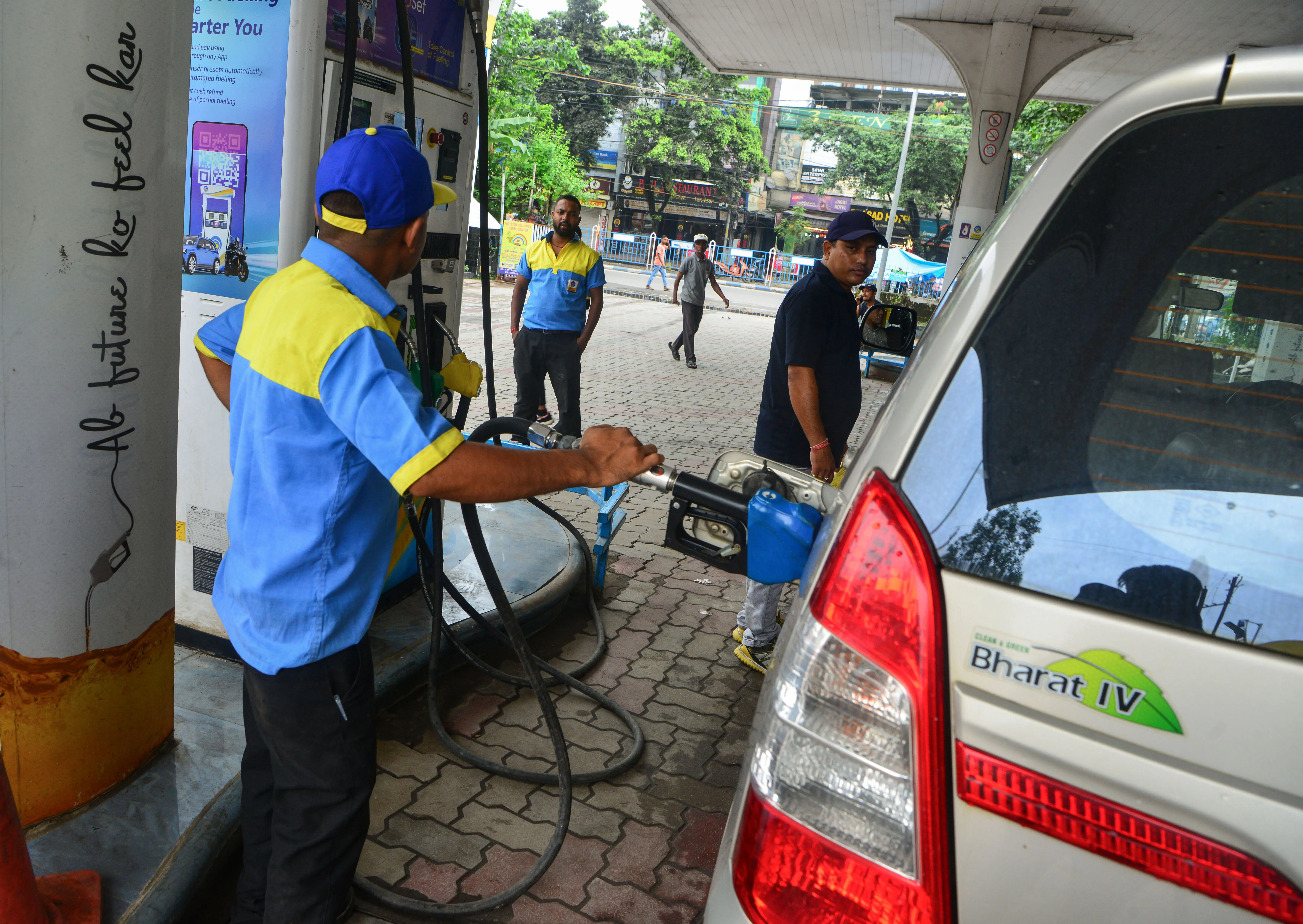 Petrol (per Litre)