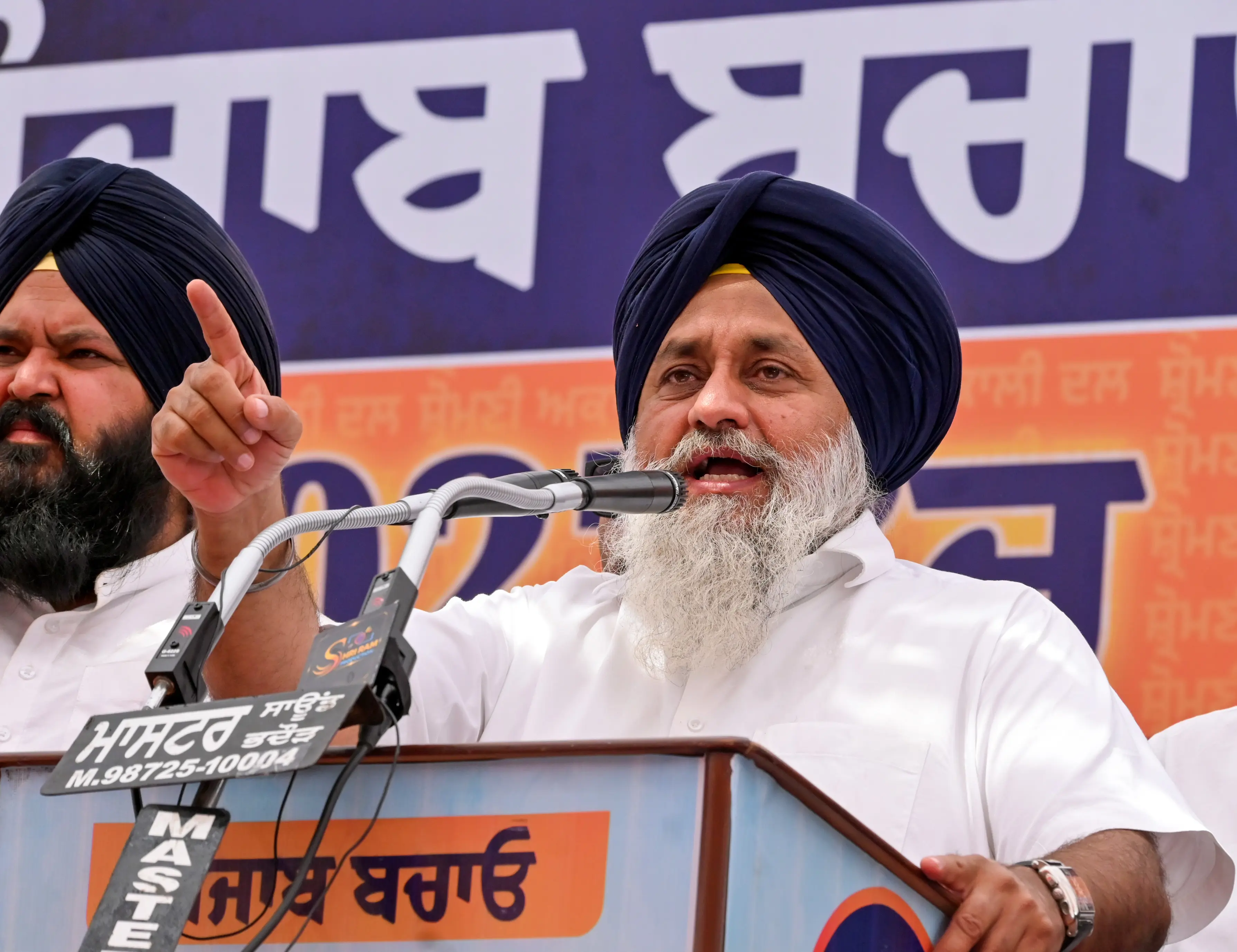 SAD chief Sukhbir Singh Badal attacked with kirpan in Maharashtra, rushed to hospital