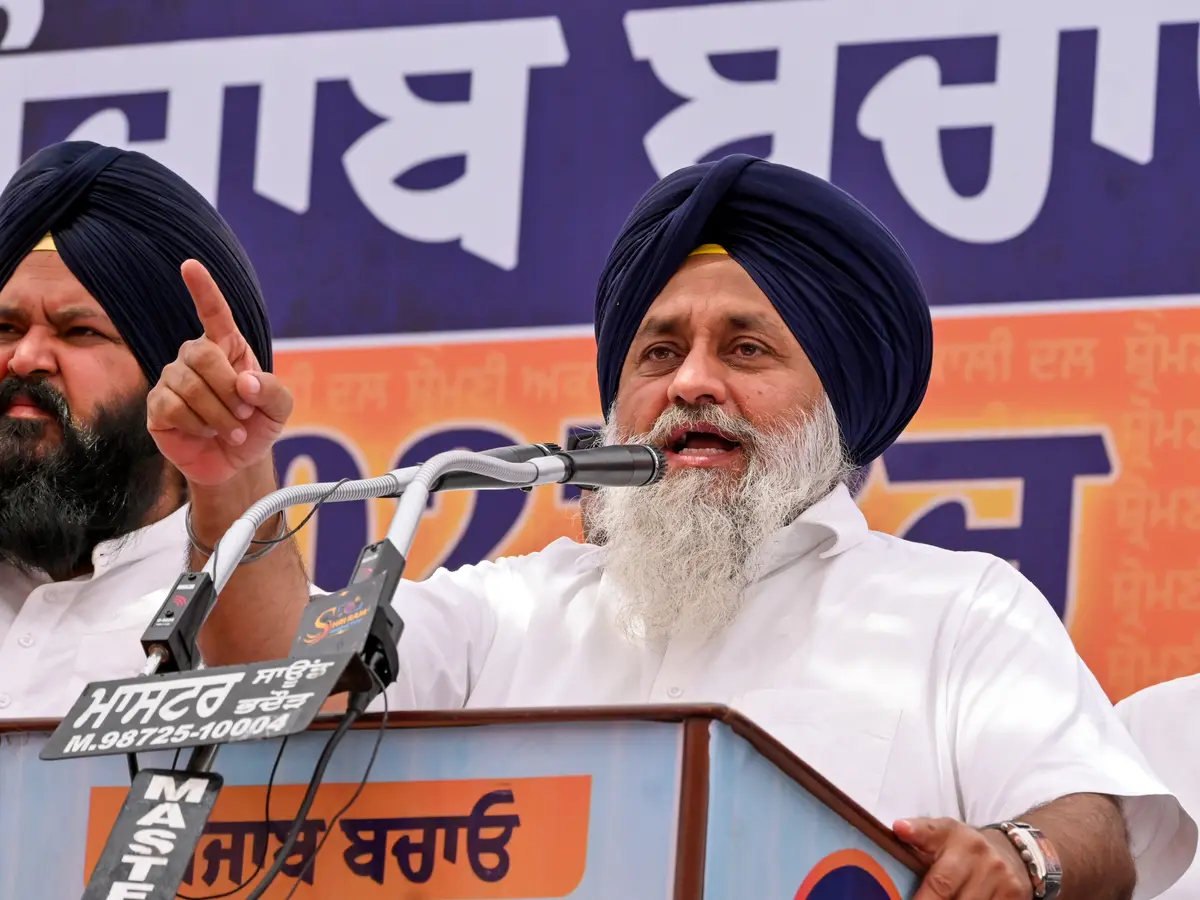 SAD chief Sukhbir Singh Badal attacked in Maharashtra gurdwara