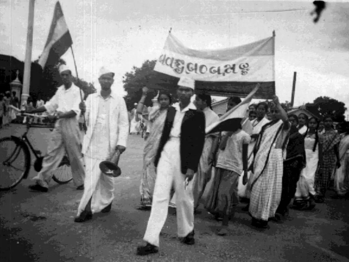 Parallel governments challenged colonial rule