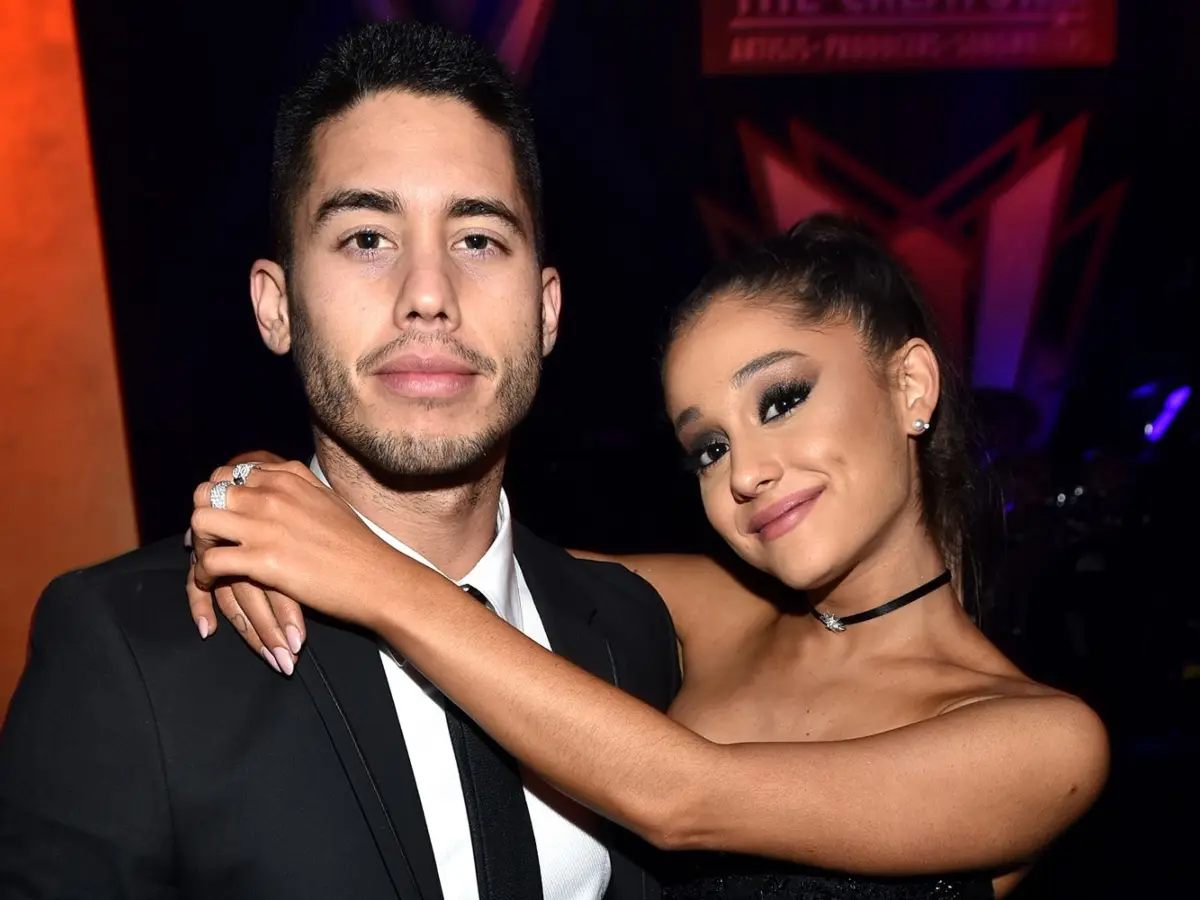 Ariana Grande goes Instagram official with Ricky Alvarez after rekindling decade-old romance Ariana Grande goes Instagram official with Ricky Alvarez after rekindling decade-old romance