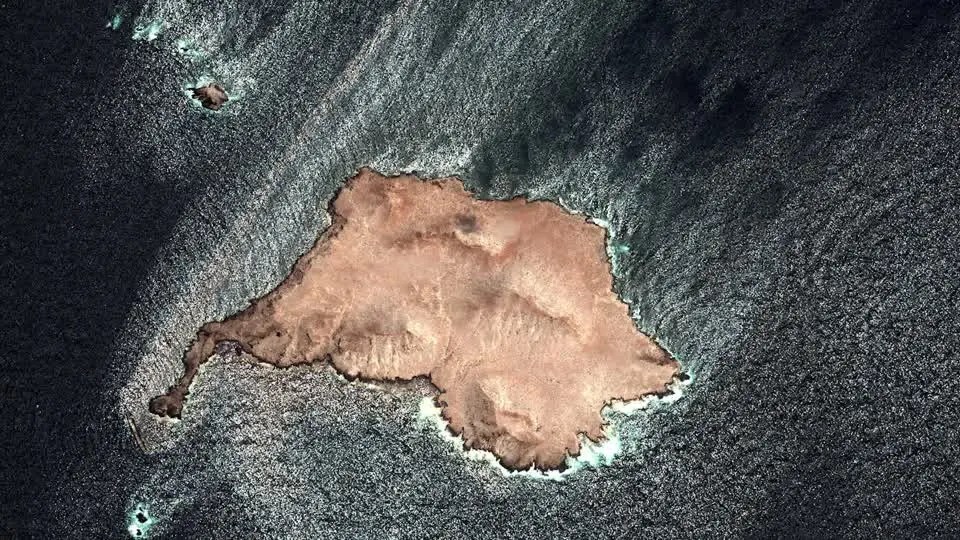 'Extremely challenging situation': UK firm joins rescue race as oil spill from Russian shadow fleet tanker spreads along Oman's coast