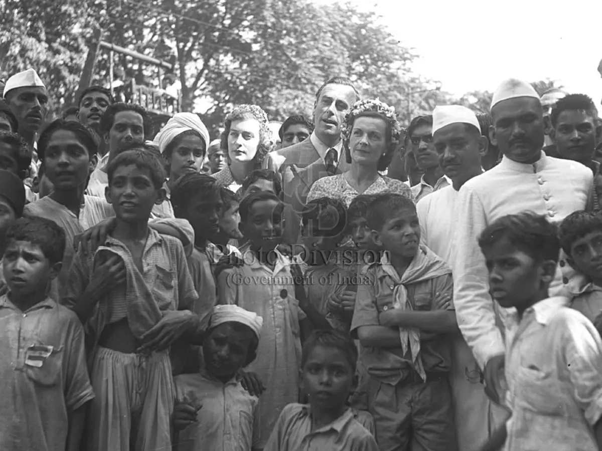 Lord and Lady Mountbatten at Roshanara Club Road