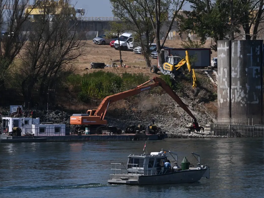 Danube River exposes perfectly preserved remains of German soldiers from 80 years ago Danube River exposes perfectly preserved remains of German soldiers from 80 years ago