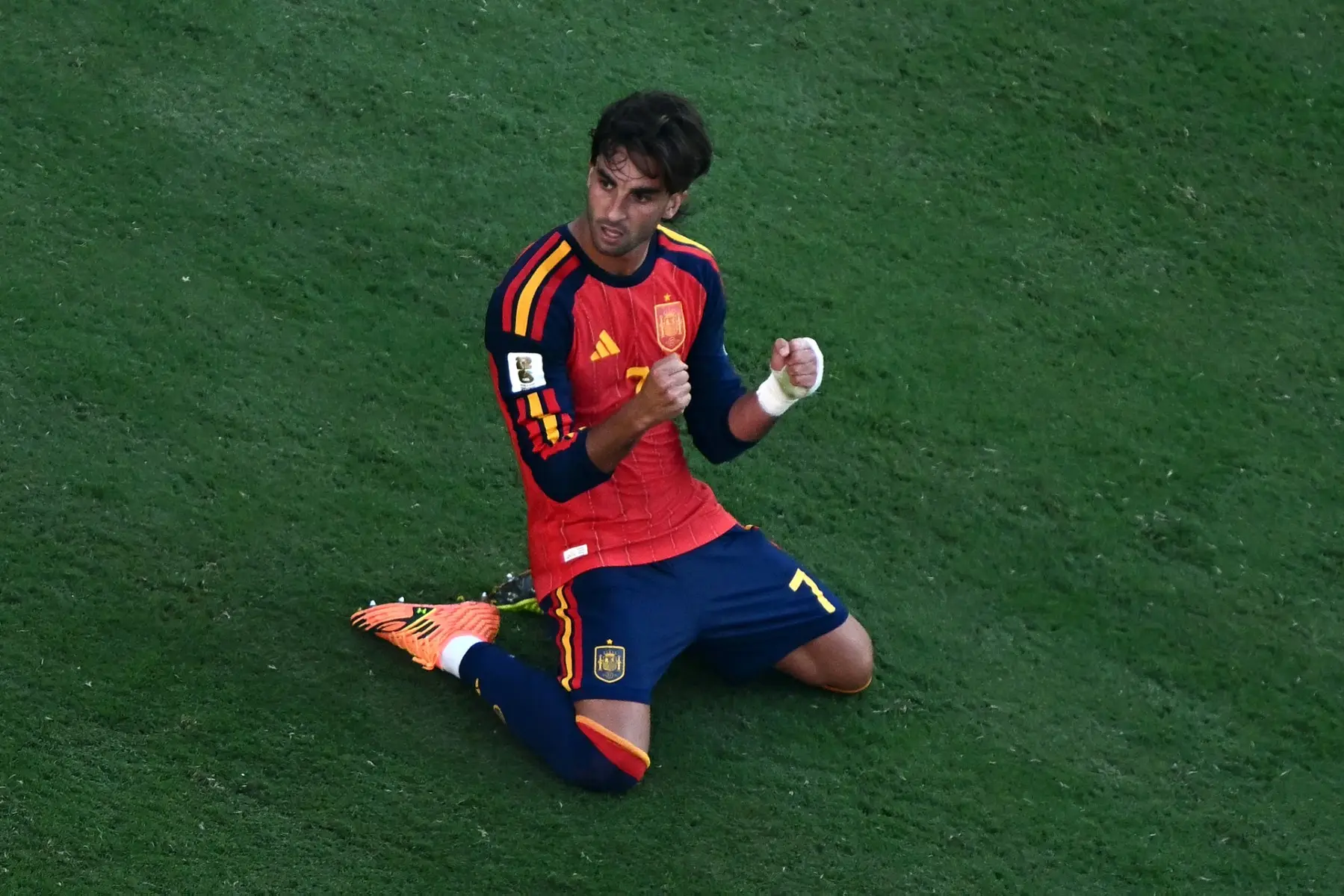 PSG sign World Cup hero Ferran Torres from Barcelona