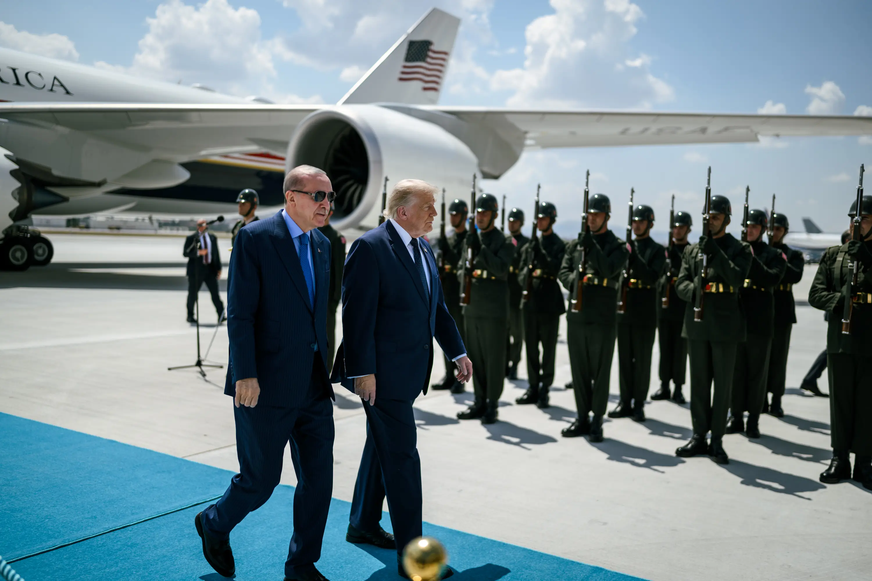 'Deceived': Did White House put at risk the journalists travelling with Trump during plane switch? What they say