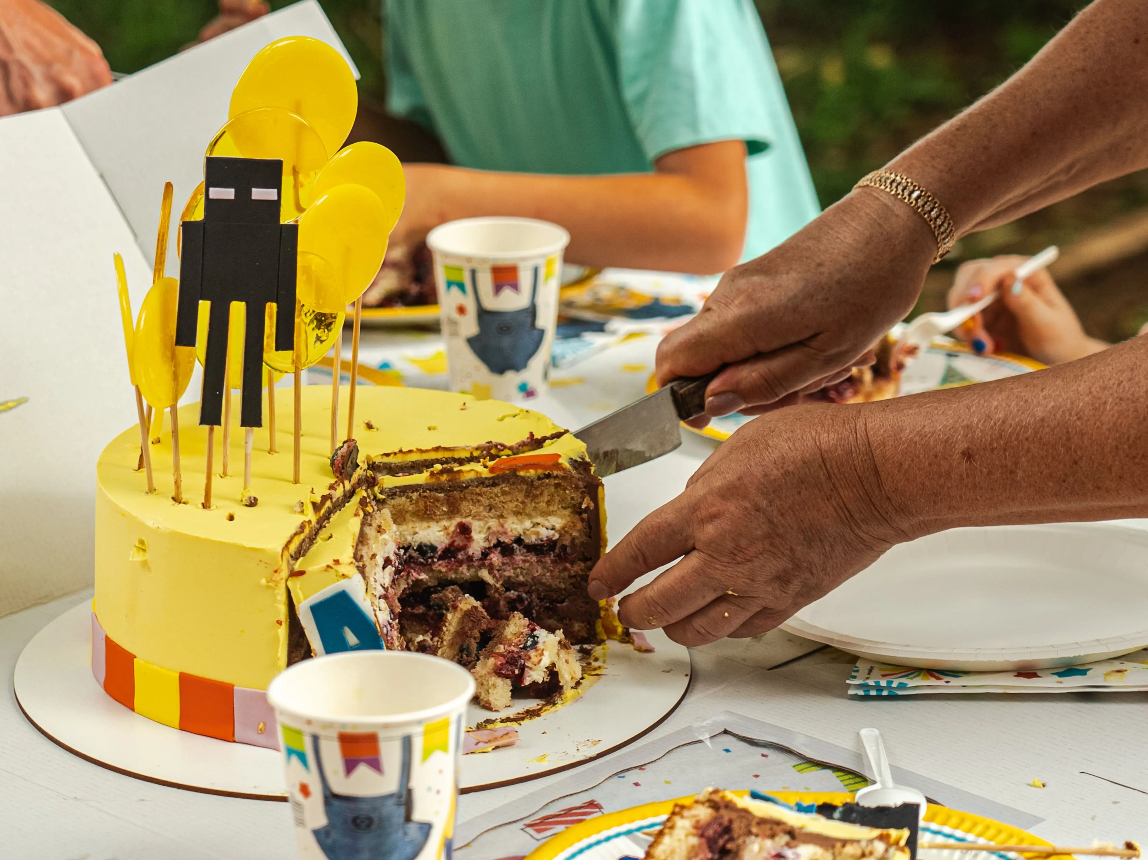 'Dead lizard' allegedly found in birthday cake near Mumbai; 11 hospitalised, 3 children in ICU 'Dead lizard' allegedly found in birthday cake near Mumbai; 11 hospitalised, 3 children in ICU