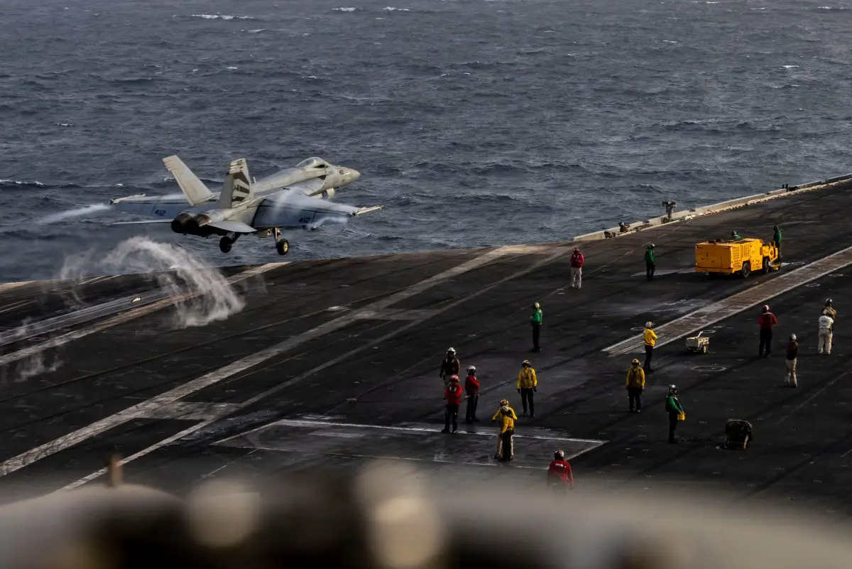 US top commander visits USS Lincoln amid Iran war, Gaza and Lebanon tensions