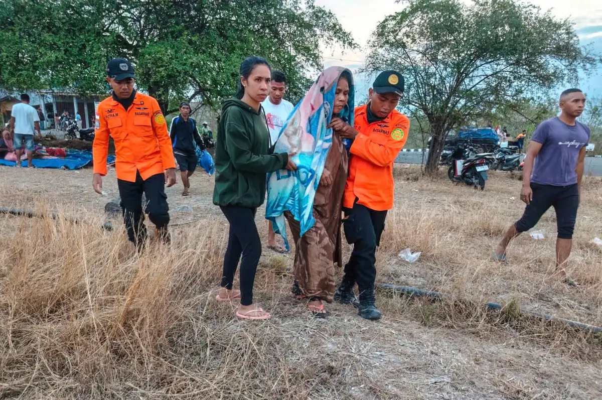 Thousands await aid in Indonesia as 7.7-magnitude earthquake kills 53 on Flores Island