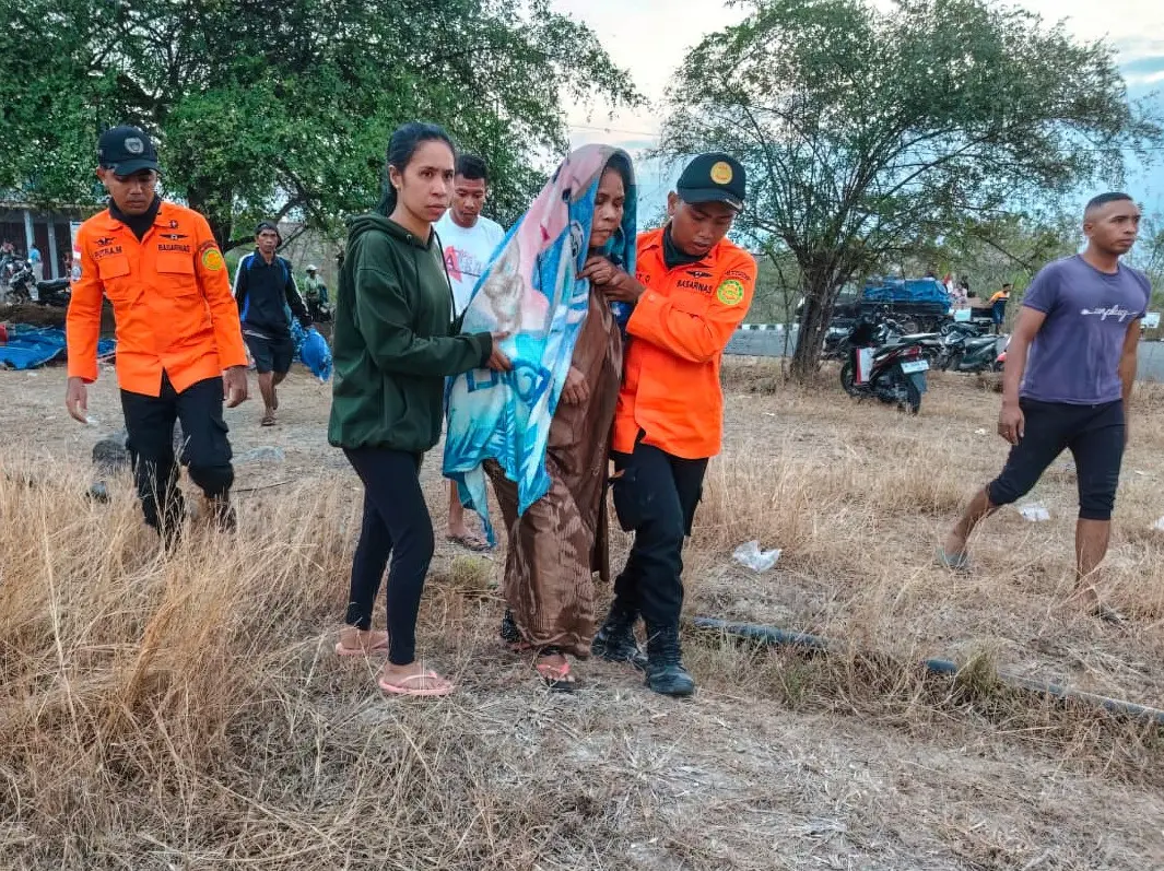 Thousands await aid in Indonesia as 7.7-magnitude earthquake kills 53 on Flores Island Thousands await aid in Indonesia as 7.7-magnitude earthquake kills 53 on Flores Island