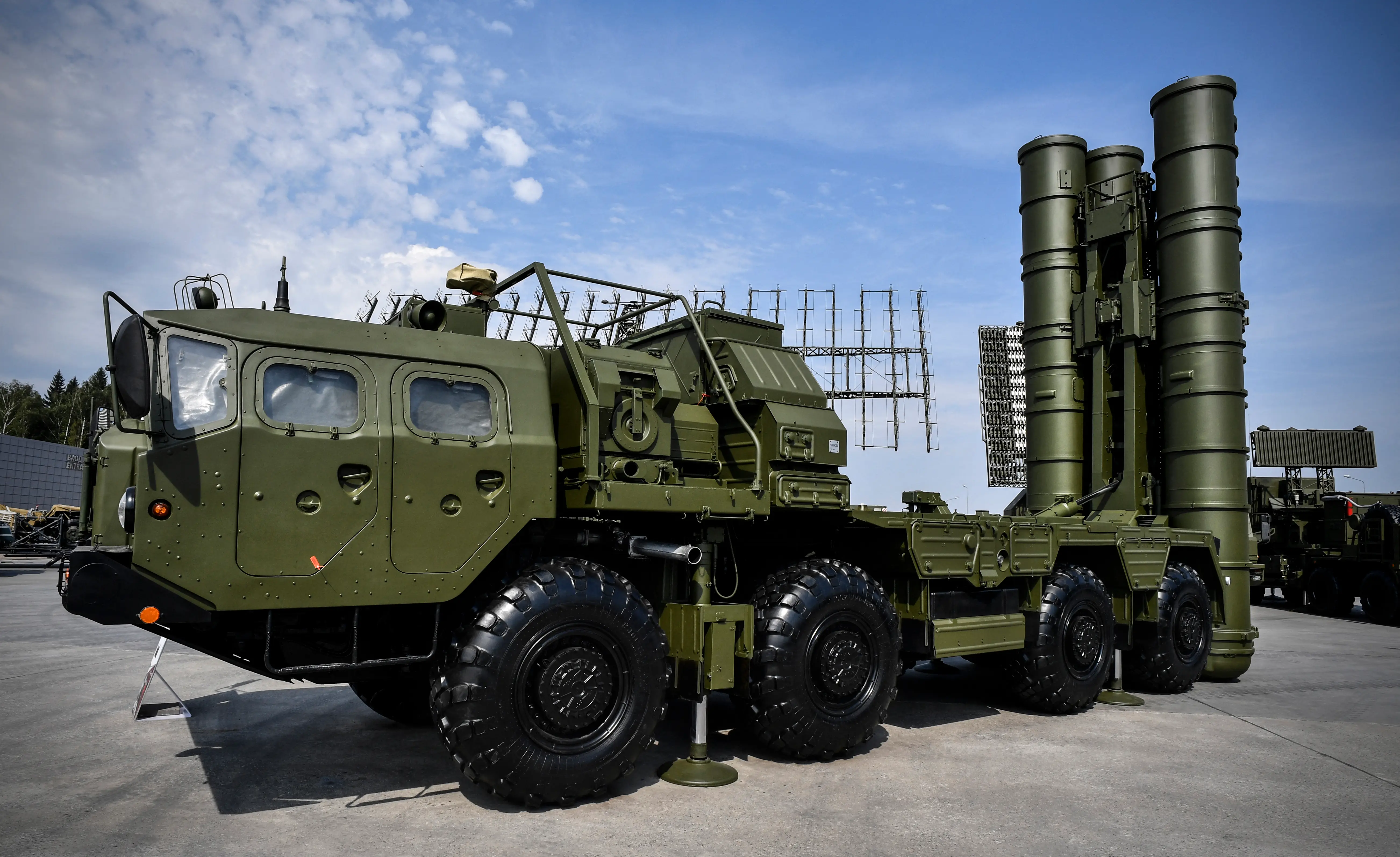 Ukraine destroys S-400 launcher in Russia