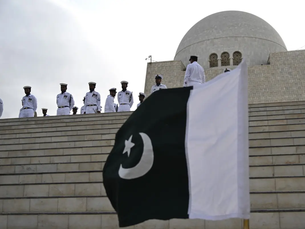 Outrage in Pakistan over 'colonial' mindset as officials ride in horse carriage | Gravitas Outrage in Pakistan over 'colonial' mindset as officials ride in horse carriage | Gravitas