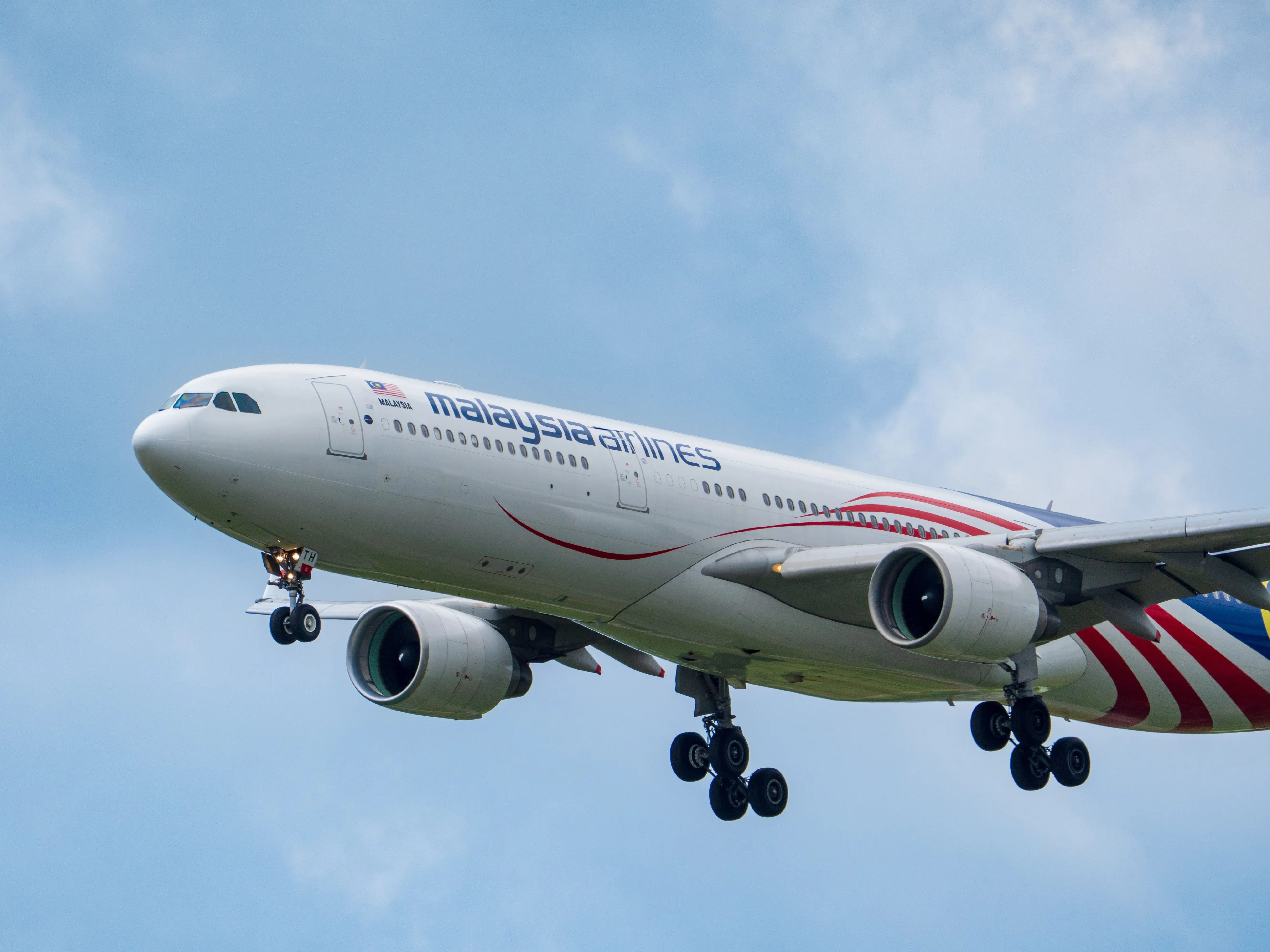Malaysia Airlines expands mass drug screening to cabin crew after pilot arrested in Indonesia Malaysia Airlines expands mass drug screening to cabin crew after pilot arrested in Indonesia