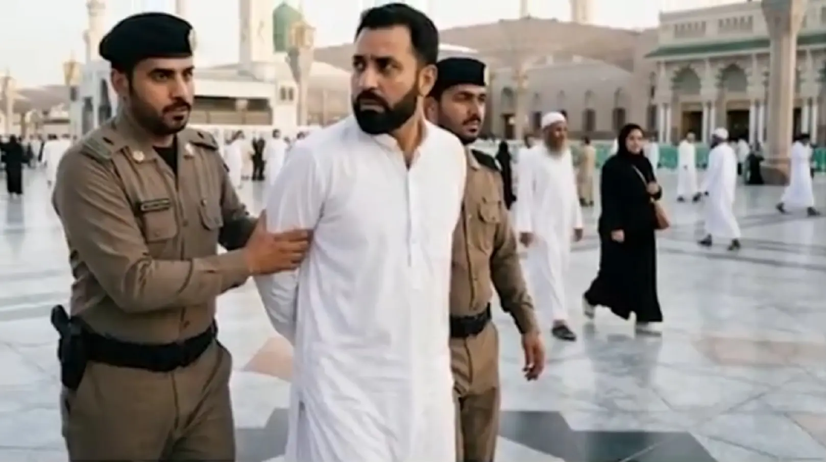 ‘Don’t beg,’ Pakistan strictly warns its Umrah pilgrims, tells them to fully comply with Saudi laws